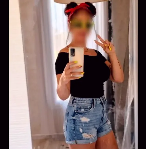 Emelie, 37
