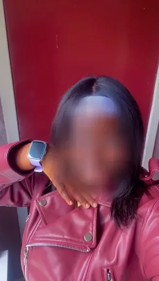 Emina, 22