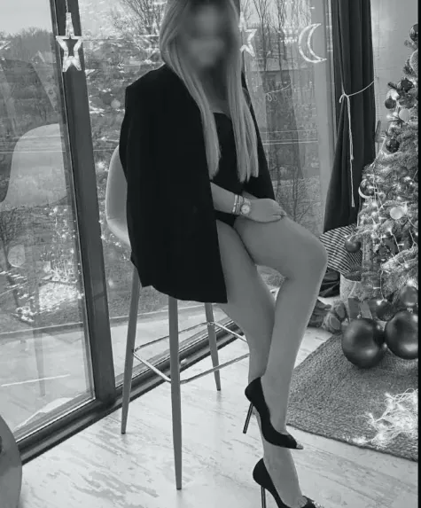 Isabella, 36