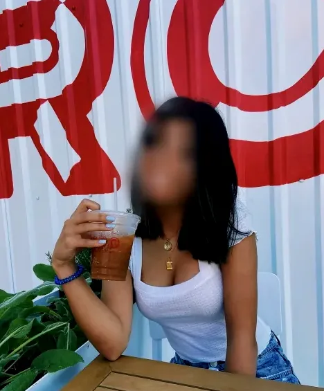 Jovana, 19
