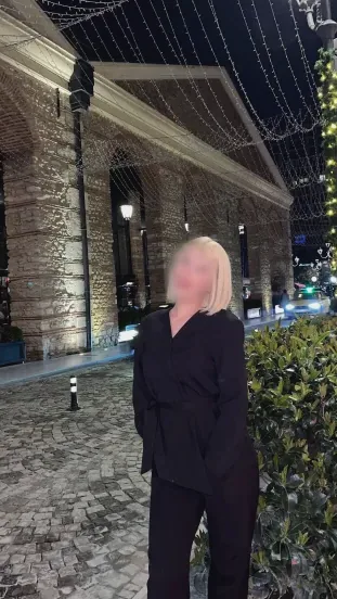 Madeleine, 21