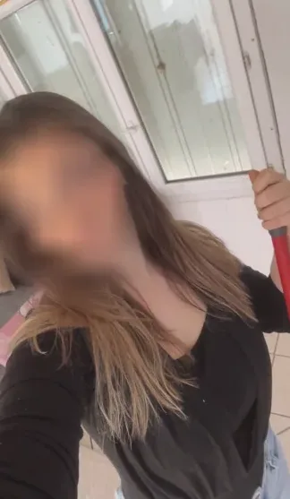 Rebecca, 20
