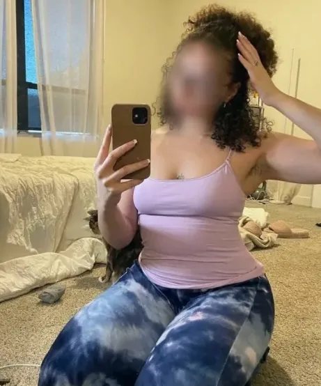 Sandra, 32